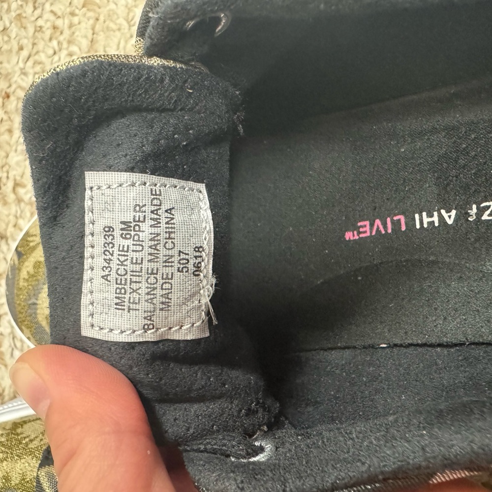 Isaac Mizrahi Black and Gold Sneakers with Unique Design - Picture 10 of 10